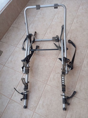 Bicycle rack for three bikes like new, for roof rack