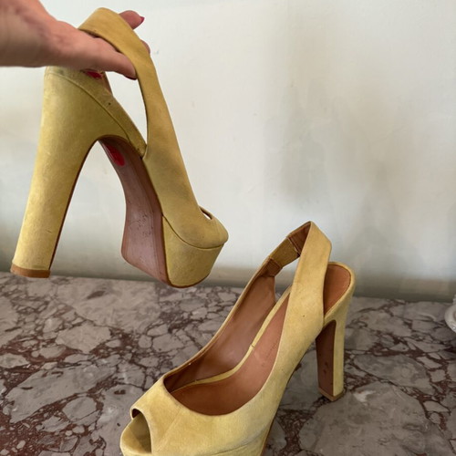 Zara Woman lime suede platform peep-toe heels size 38 used