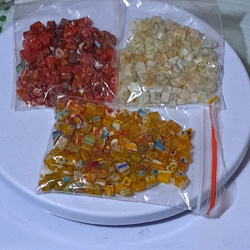 Set of assorted mineral chips and glass beads, 115g