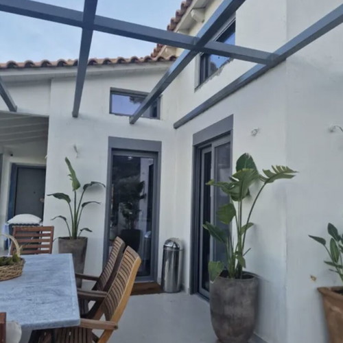 Detached house 170 m² Galazia Akti (Kalyvia) with pool and 3 bedrooms
