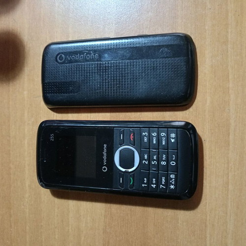 Vodafone 235 new without battery with charging cable
