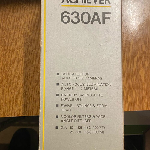 Achiever 630AF flash like new with box and 3 color filters