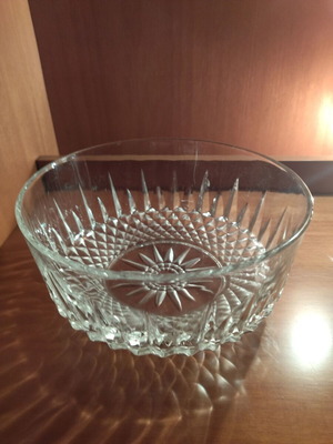 Vintage Arcoroc France Diamant Glass Bowl like new