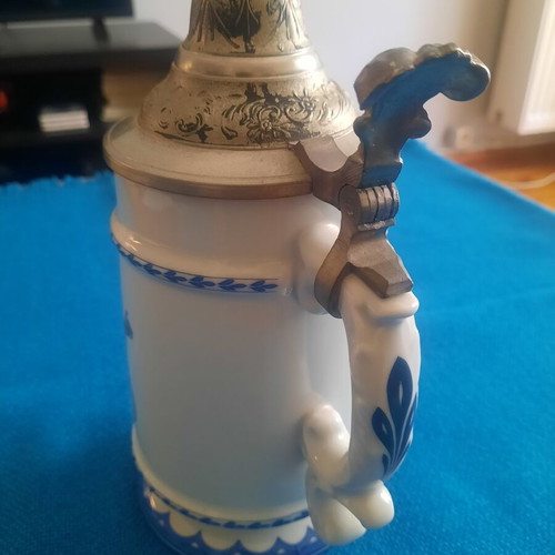 Bavarian Beer Stein like new with coat of arms, 24 cm