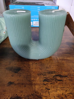 Candle with double wick new, unscented