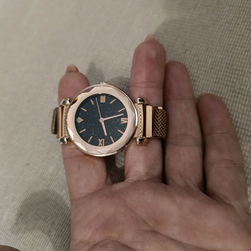 Women's watch unused in rose gold