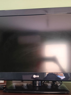Телевизор LG 32 инча като нов