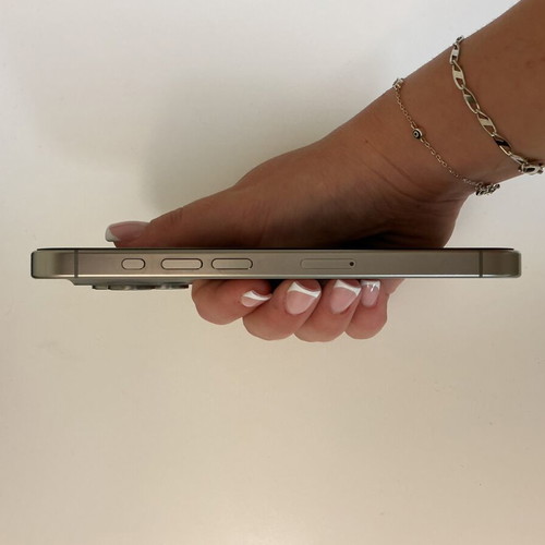 Apple iPhone 15 Pro 128GB Natural Titanium like new