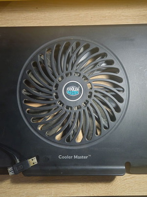Cooler Master laptop cooling pad used with functional issues