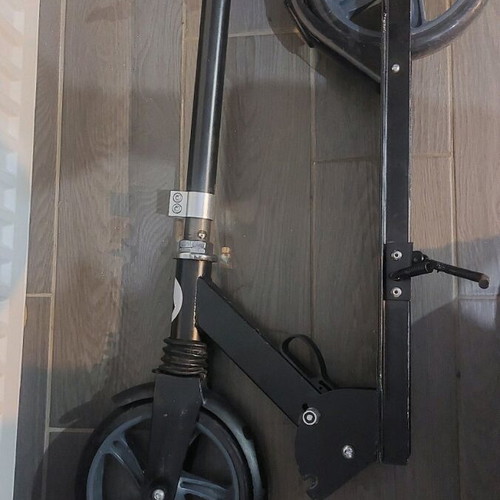 Lionelo folding scooter