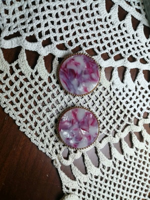 Earrings new, diameter 3cm