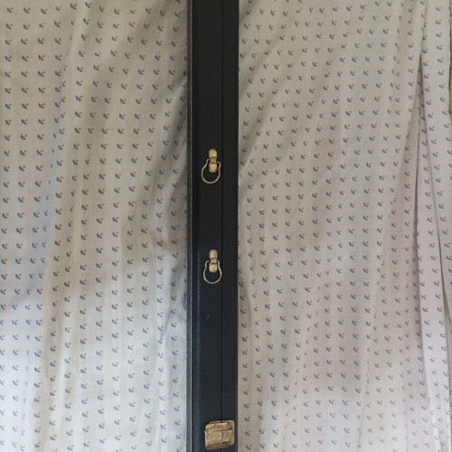 Billiard cue used, glued, fully functional