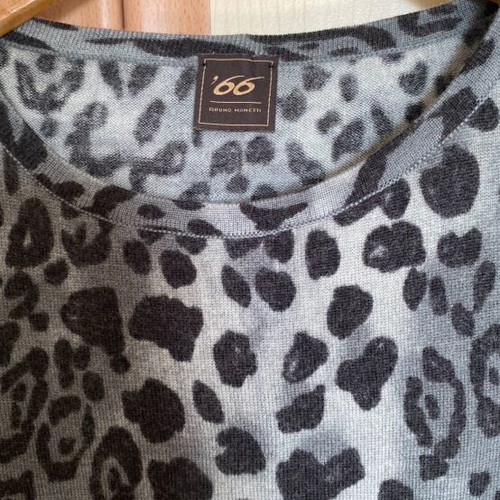 Bruno Manetti sleeveless wool blouse in gray shades like new