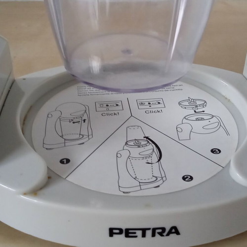 Μηχανή Blender Smoothie maker Petra μεταχειρισμένη με τρεις πλαστικές κανάτες