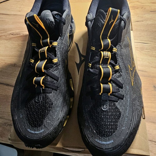 Mizuno Wave Prophecy 13 new, black and yellow