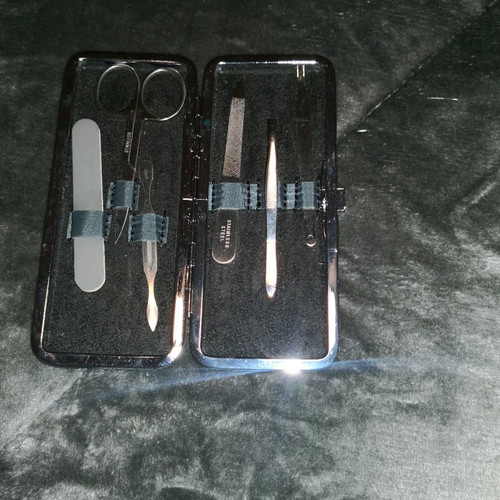Makeup brush sets and manicure set new