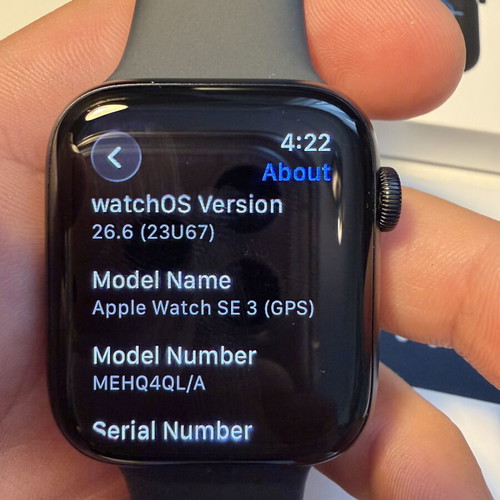 Apple Watch SE 3 44mm (2025) Midnight with accessories