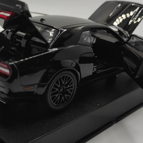 Dodge Challenger SRT Hellcat 1:32 Replica Pull Back new