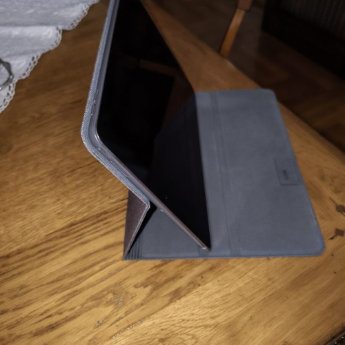 iPad Pro 2017 256GB 10.5" like new with protective case