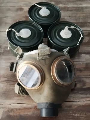 Retro gas mask used with 3 filters