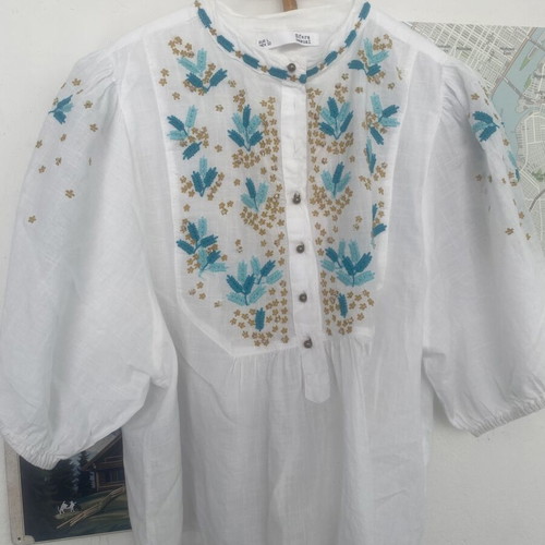Sfera large white embroidered shirt