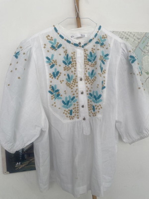 Sfera large white embroidered shirt