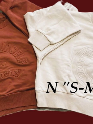 Stradivarius Crop Sweatshirt like new, pack S-M, white and red