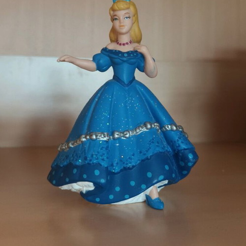 Dancing Princess Papo Blue Version like new, 2003