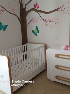 Convertible Baby Crib Set like new with mattress and accessories