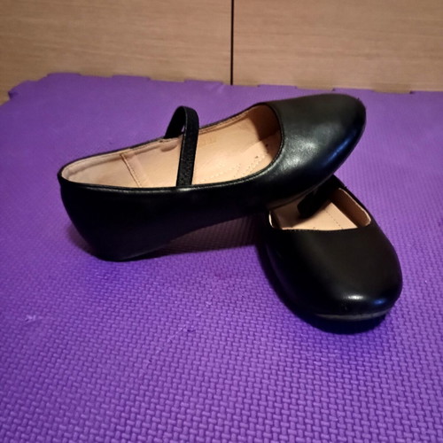 MariKelly ballerinas size 32 like new, black matte