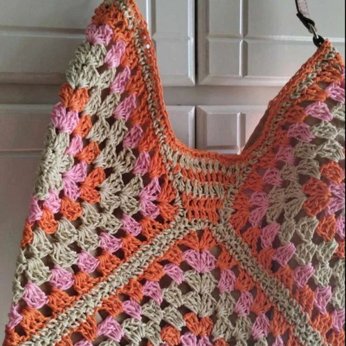 Knitted straw shoulder bag new, pink-coral