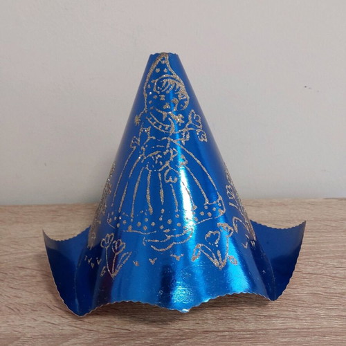 Metallic princess hats pack of 4 like new, 1970