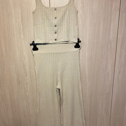 Stradivarius set like new, beige, comfortable and easy to wear