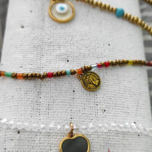 Anklet with gold-colored beads and semi-precious heart charm like new