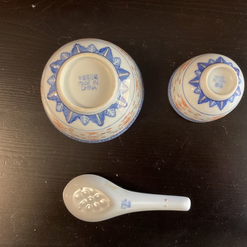 Individual Chinese porcelain rice bowls 4 large with spoons and 2 small like new