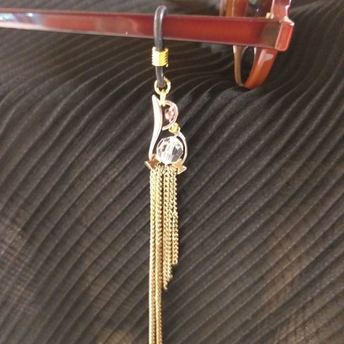 Glasses earring with hanging chains in gold color