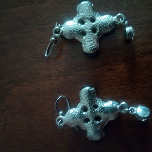 Black hanging cross clover earrings used, bakelite and metal