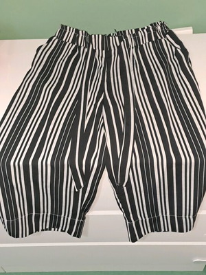 Stradivarius summer pants like new, black and white, size L