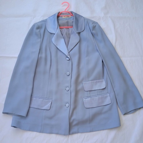 Gray-Blue suit like new with satin lapel collar and flap pockets
