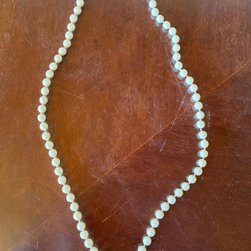 Pearl single strand necklace like new