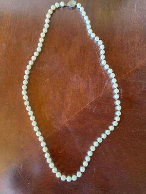 Pearl single strand necklace like new