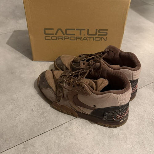 Travis Scott x Nike Trainers used, size 46, brown