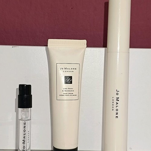 Jo Malone gift set with Nectarine Blossom and Honey and Lime Basil hand cream like new