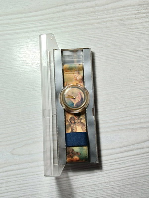 Συλλεκτικό ρολόι Vivienne Westwood σε συνεργασία με Swatch καινούργιο