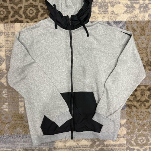 Nike men’s grey and black fleece jacket like new, size L