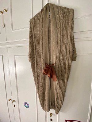Stradivarius knitted cardigan used, beige with ribbon