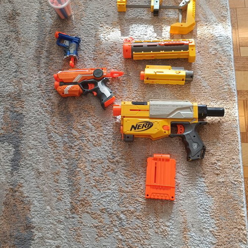 Nerf gun and pistols like new