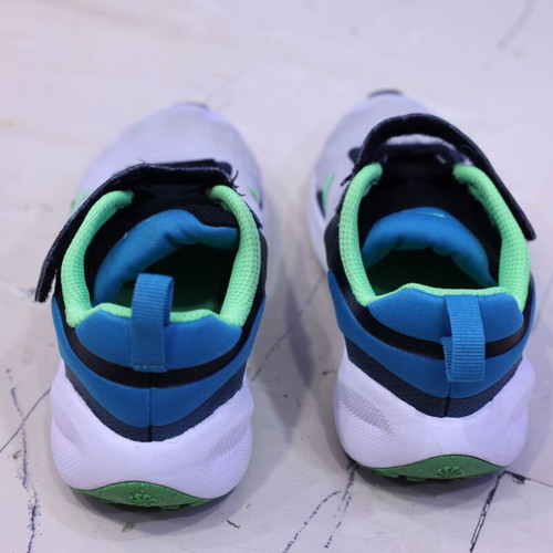Nike kids' athletic shoes size 30 used, black and white