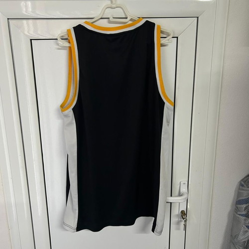 Pittsburgh Pirates Majestic jersey used, size Large