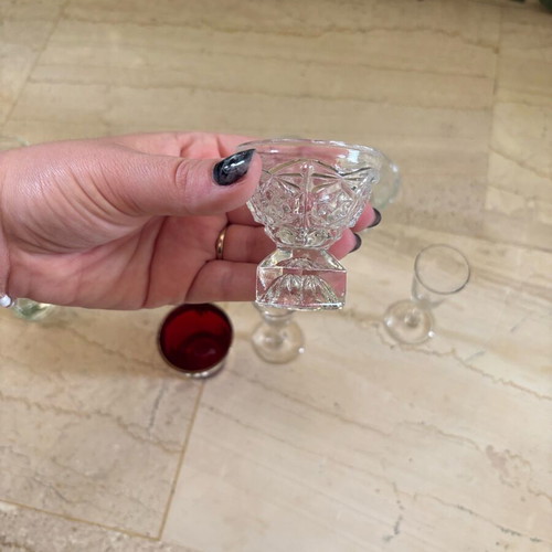 Set of 9 shot glasses like new, various designs